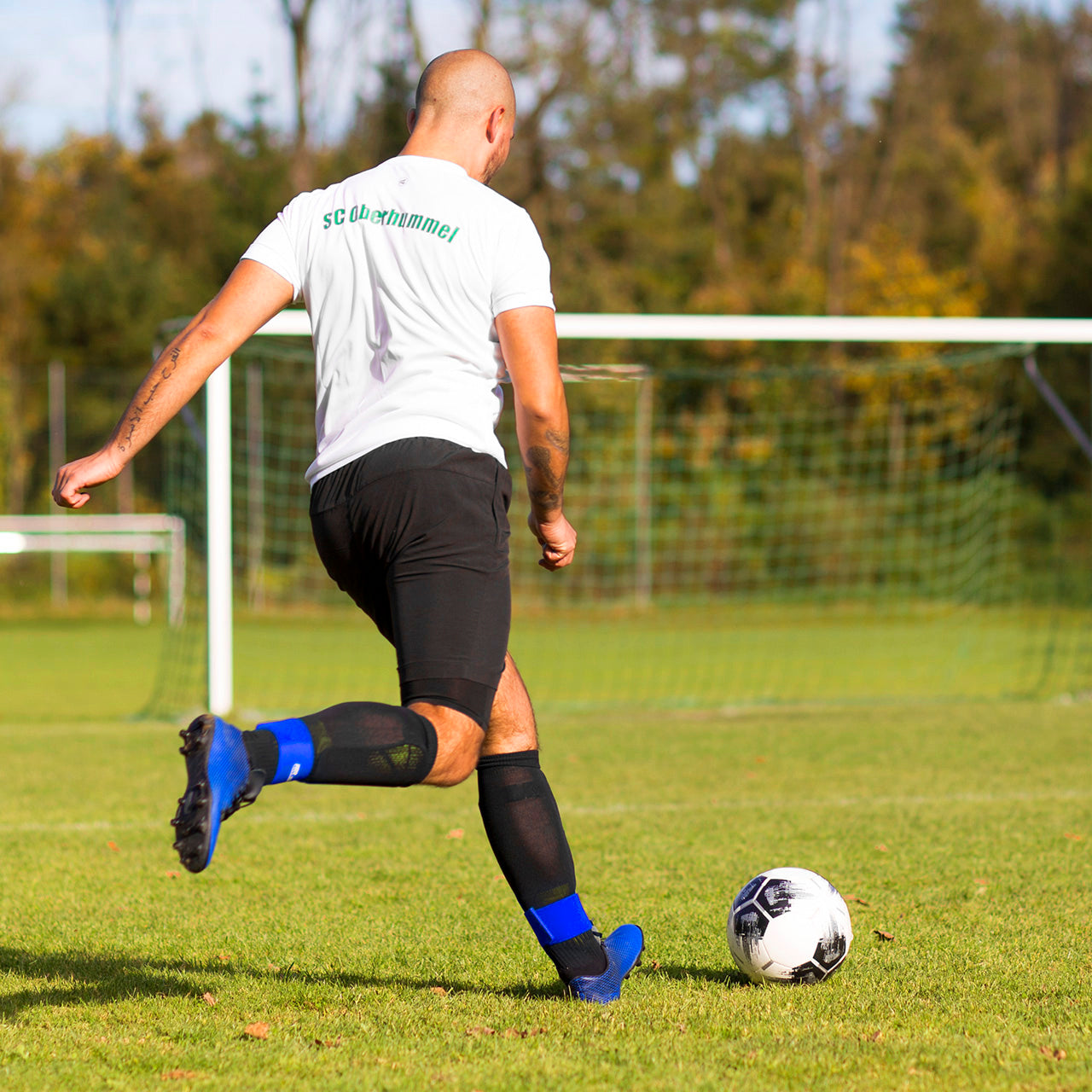 RR Sports - Schienbeinschonerhalter Fußball für Herren, Damen und Kinder Blau