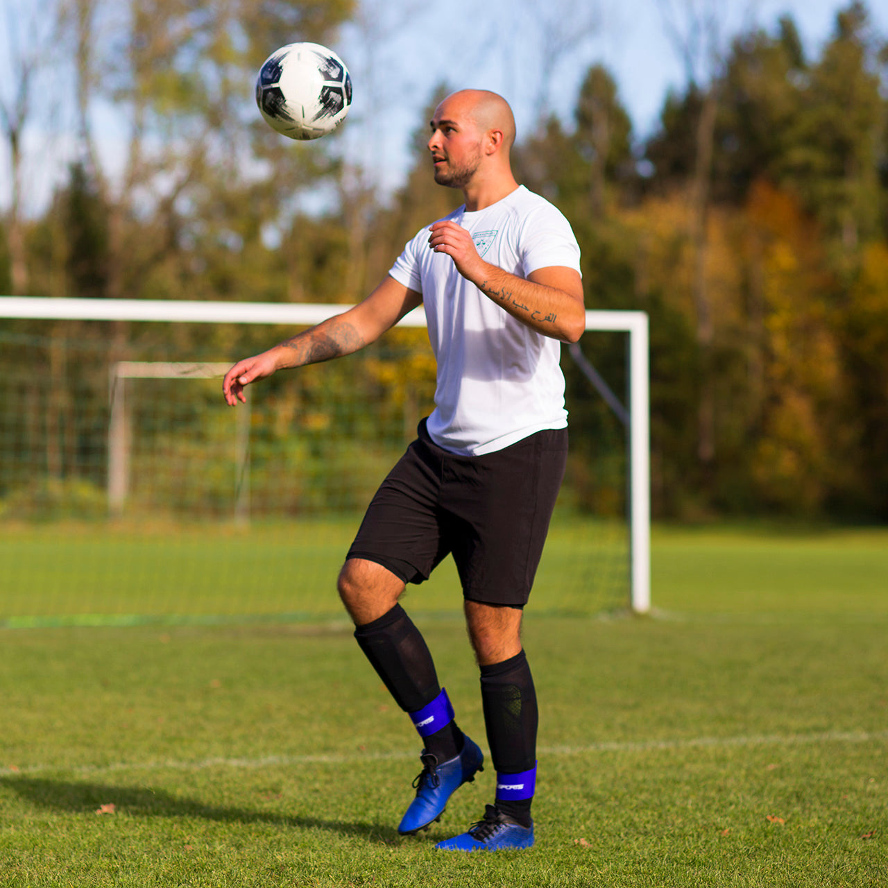 RR Sports - Schienbeinschonerhalter Fußball für Herren, Damen und Kinder Blau