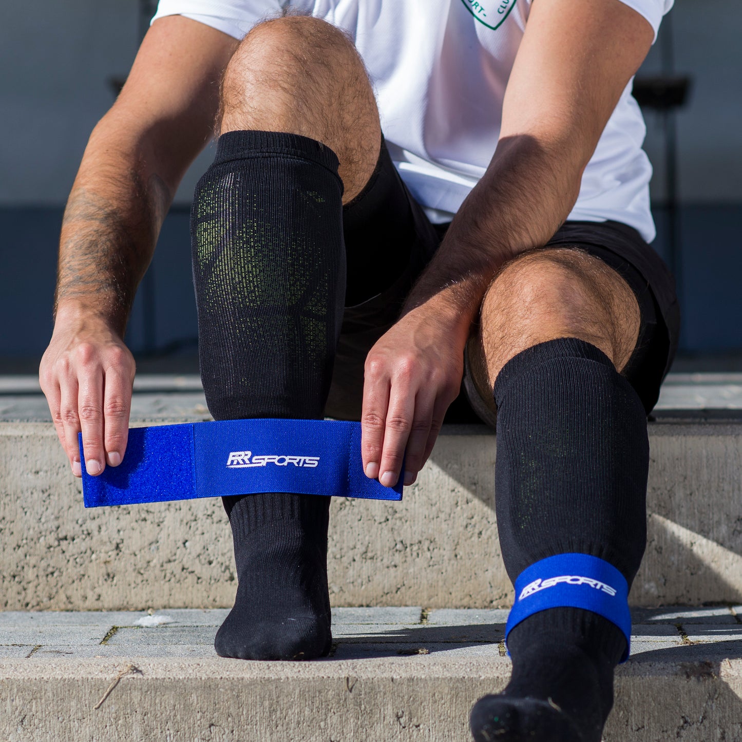 RR Sports - Schienbeinschonerhalter Fußball für Herren, Damen und Kinder Blau